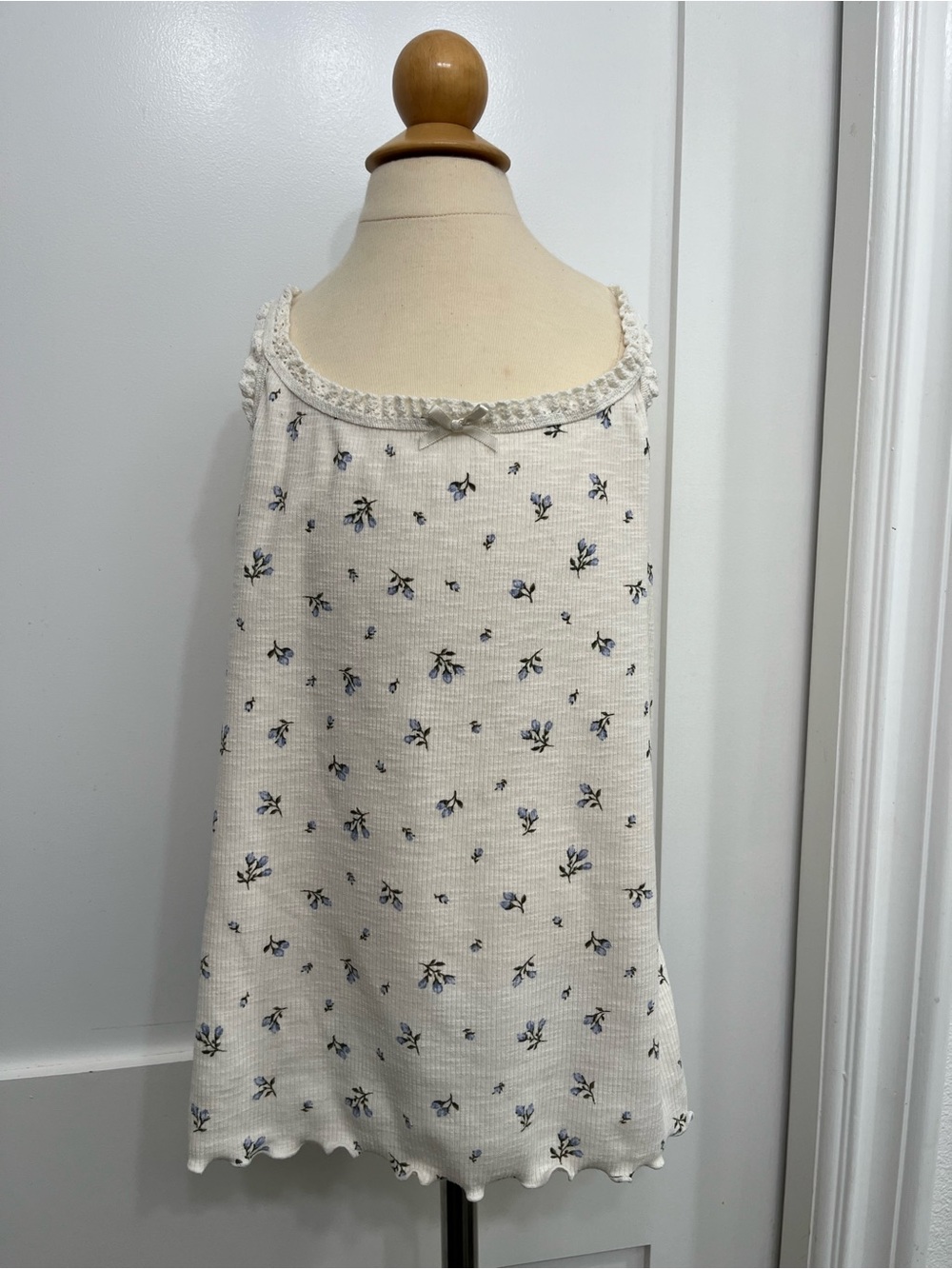 H&M Cream Floral Ribbed Tank Top with Blue Accents